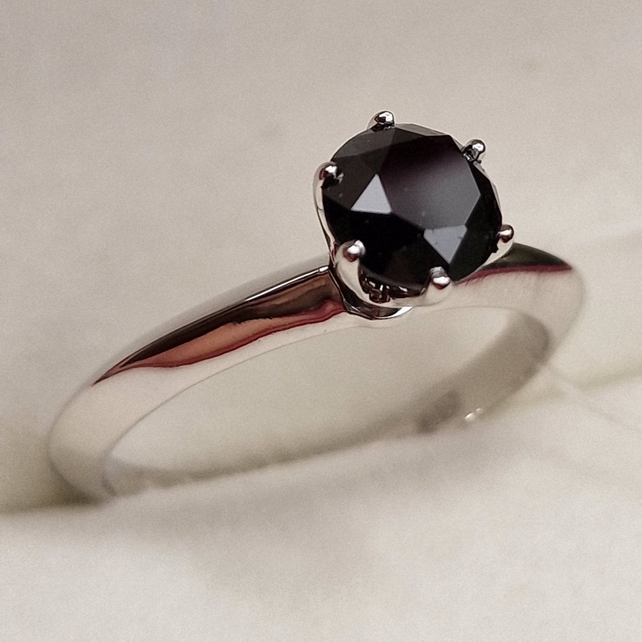 Кольцо Deimantas 98703375 17р 2,66гр 1,02ct. купить,NaN