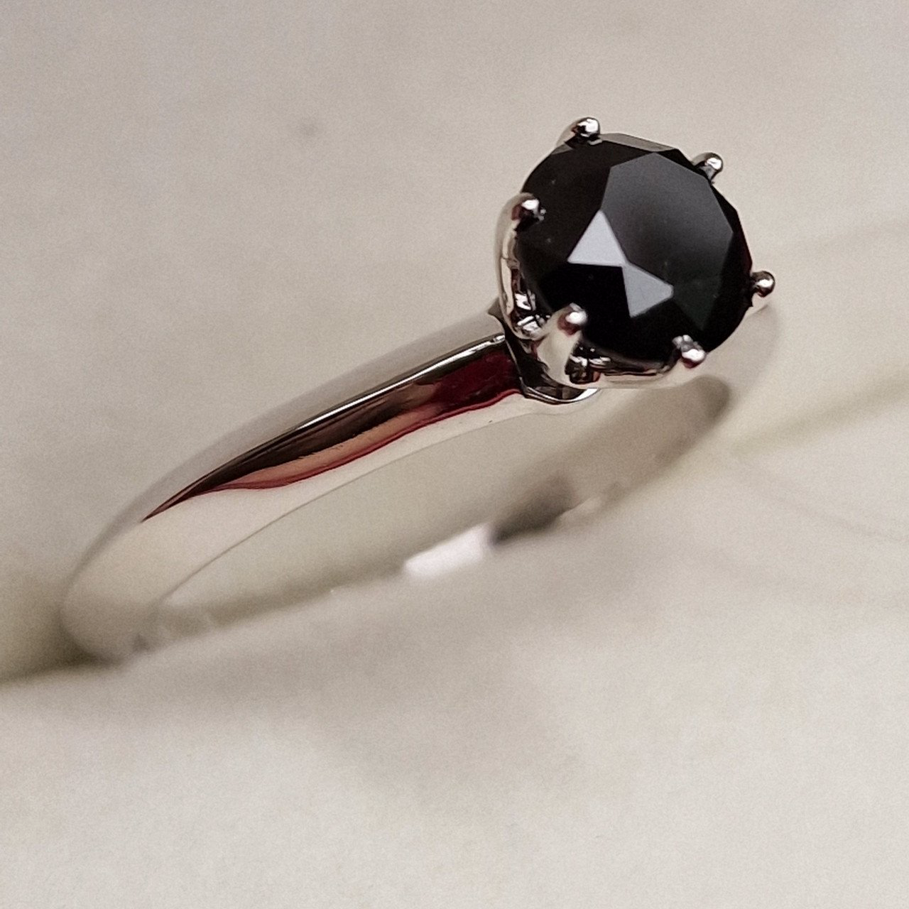 Кольцо Deimantas 98703375 17р 2,66гр 1,02ct. купить,NaN