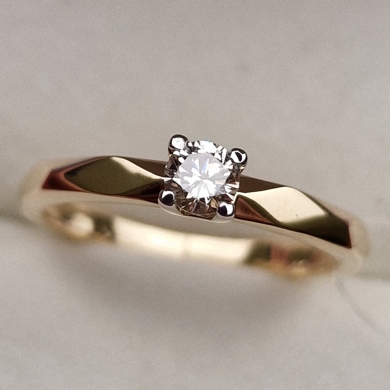 Кольцо Deimantas 98703378 18р 2,57гр 0,25ct. купить,NaN