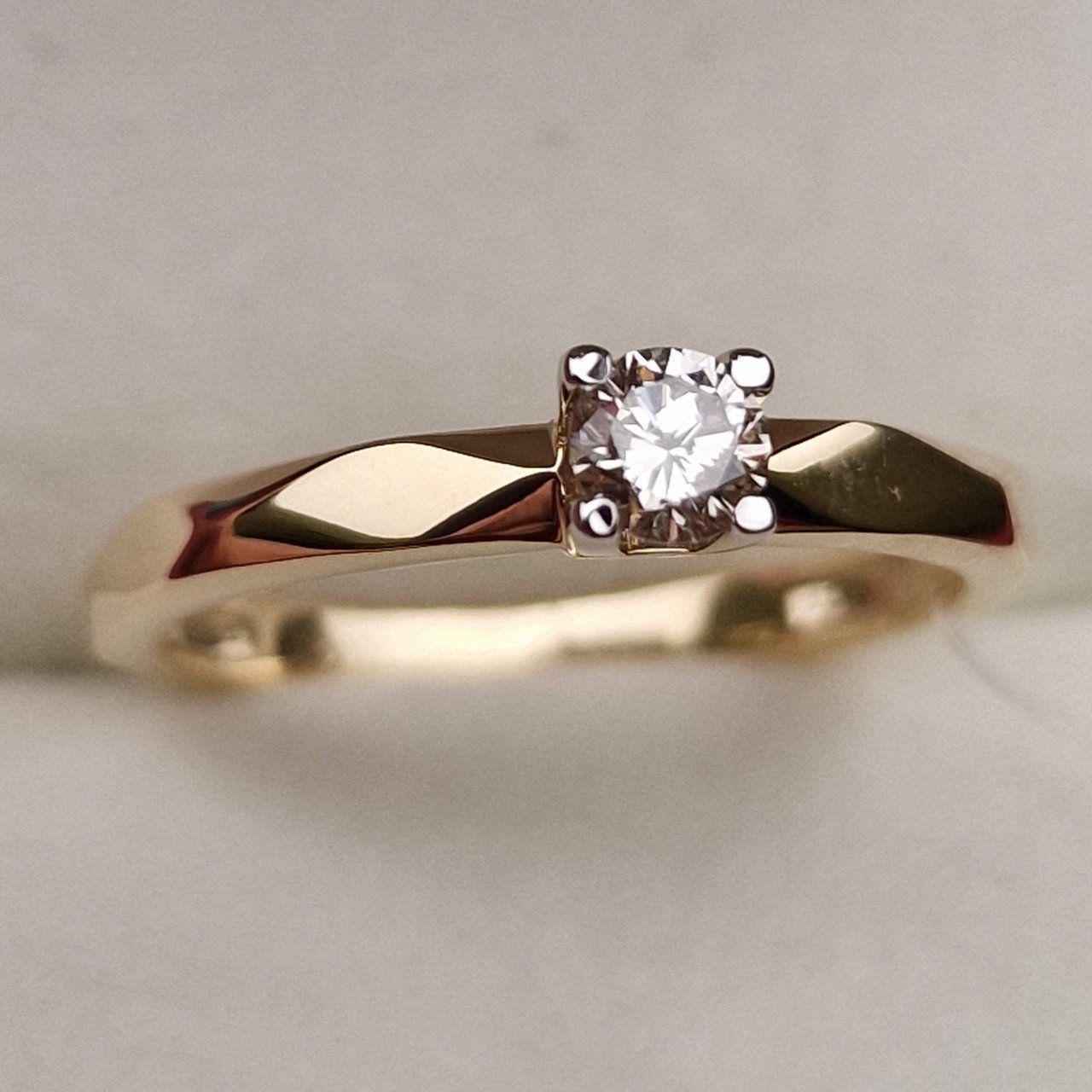 Кольцо Deimantas 98703378 18р 2,57гр 0,25ct. купить,NaN