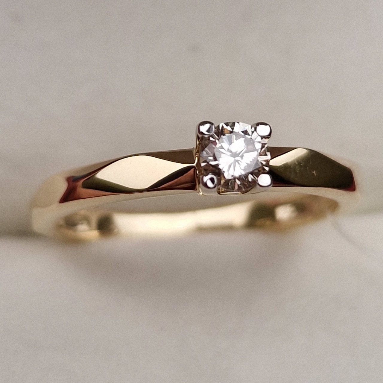 Кольцо Deimantas 98703378 18р 2,57гр 0,25ct. купить,NaN