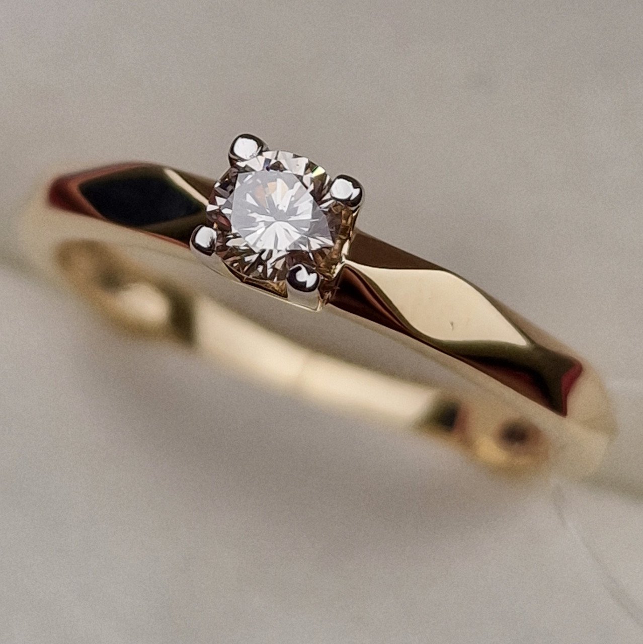 Кольцо Deimantas 98703378 18р 2,57гр 0,25ct. купить,NaN