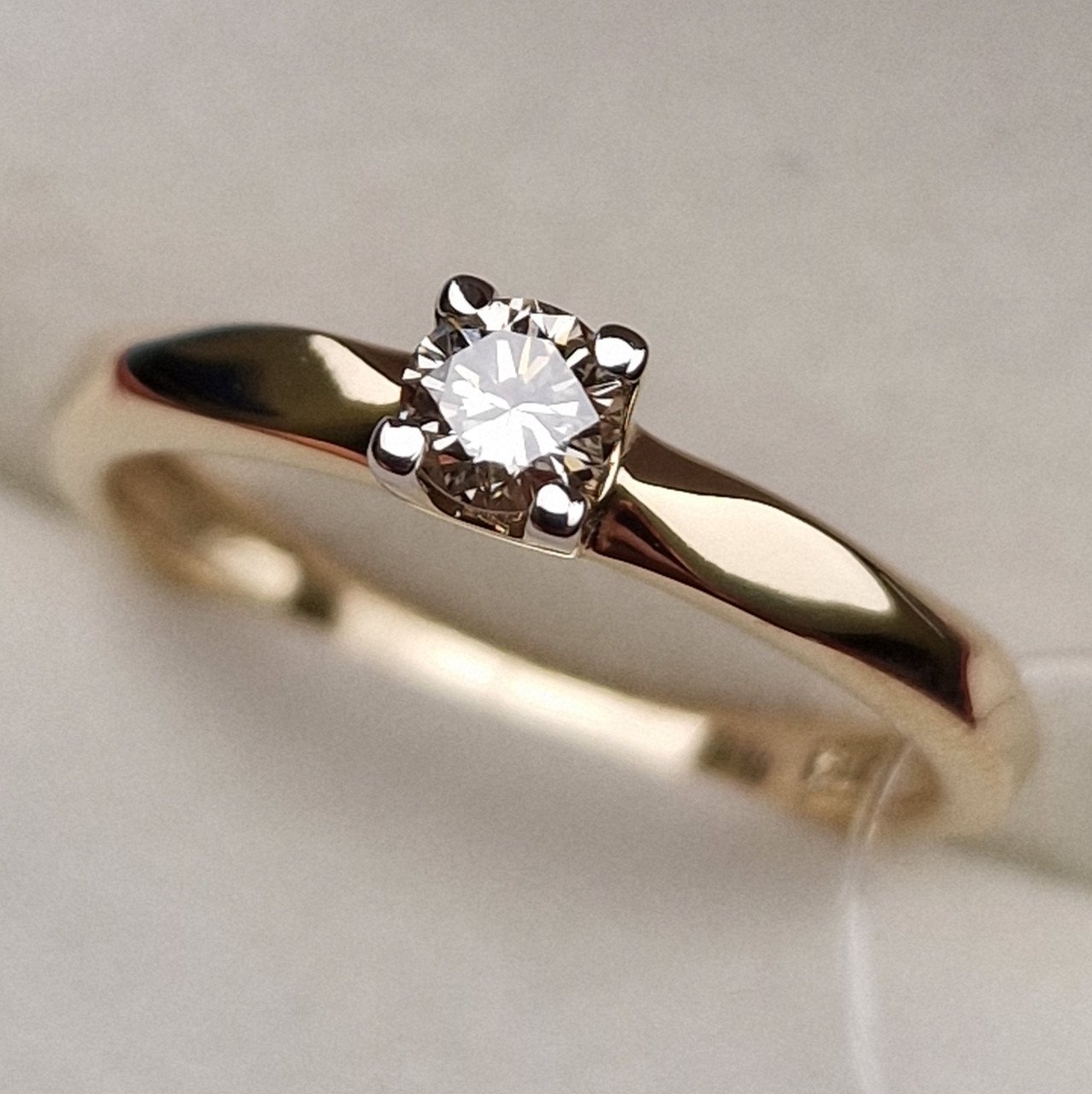 Кольцо Deimantas 98703377 17,5р 2,41гр 0,23ct. купить,NaN