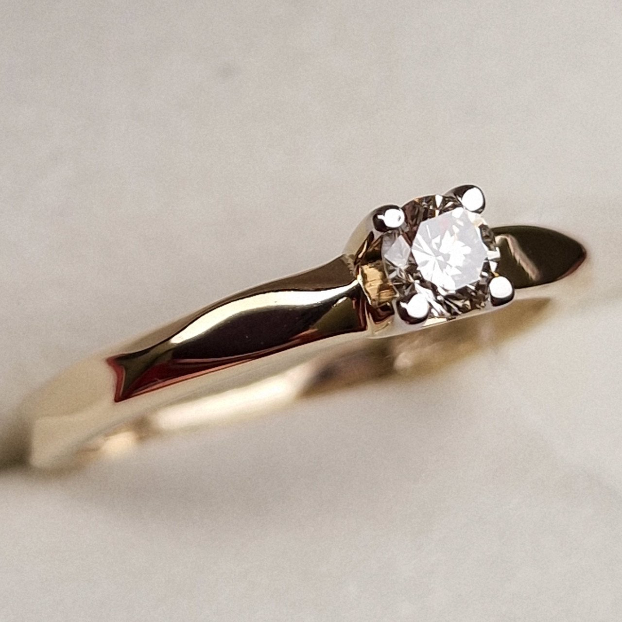 Кольцо Deimantas 98703377 17,5р 2,41гр 0,23ct. купить,NaN