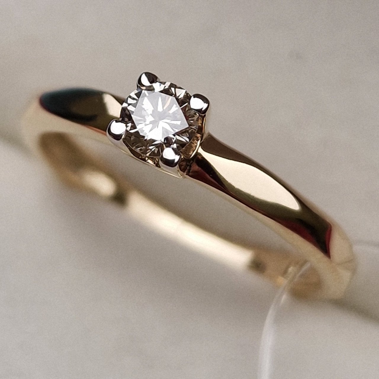Кольцо Deimantas 98703377 17,5р 2,41гр 0,23ct. купить,NaN