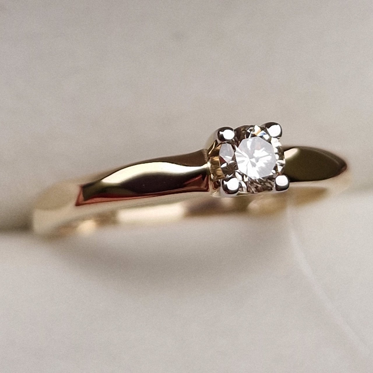 Кольцо Deimantas 98703377 17,5р 2,41гр 0,23ct. купить,NaN