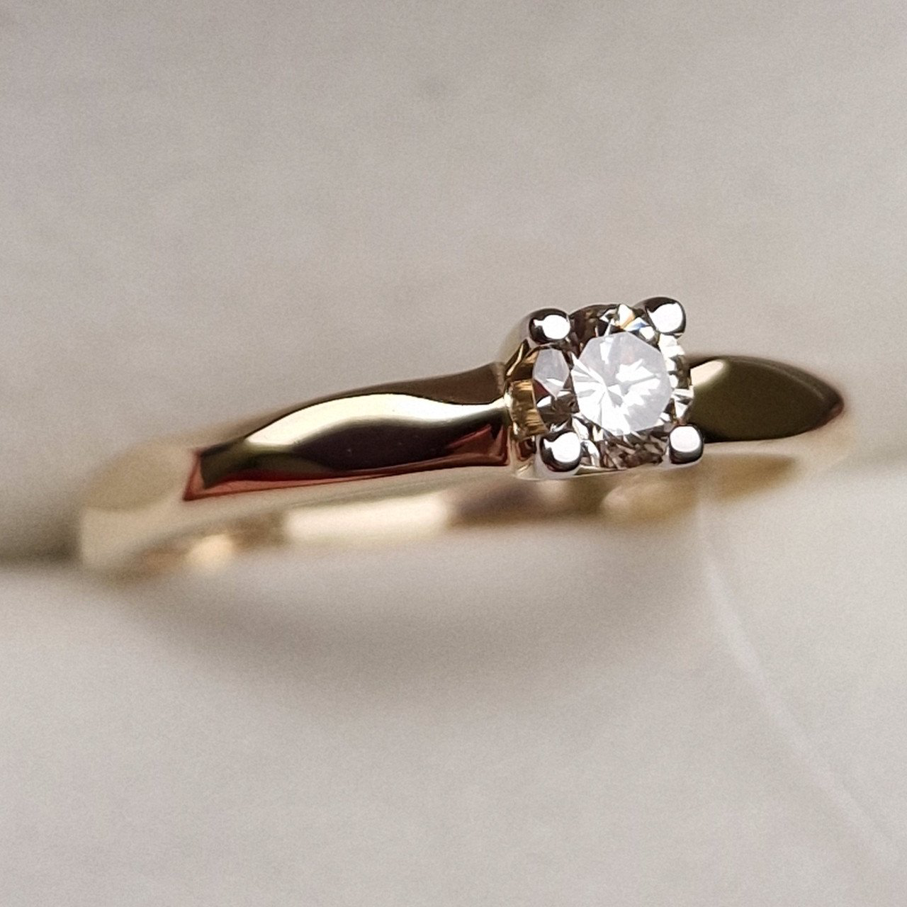 Кольцо Deimantas 98703377 17,5р 2,41гр 0,23ct. купить,NaN
