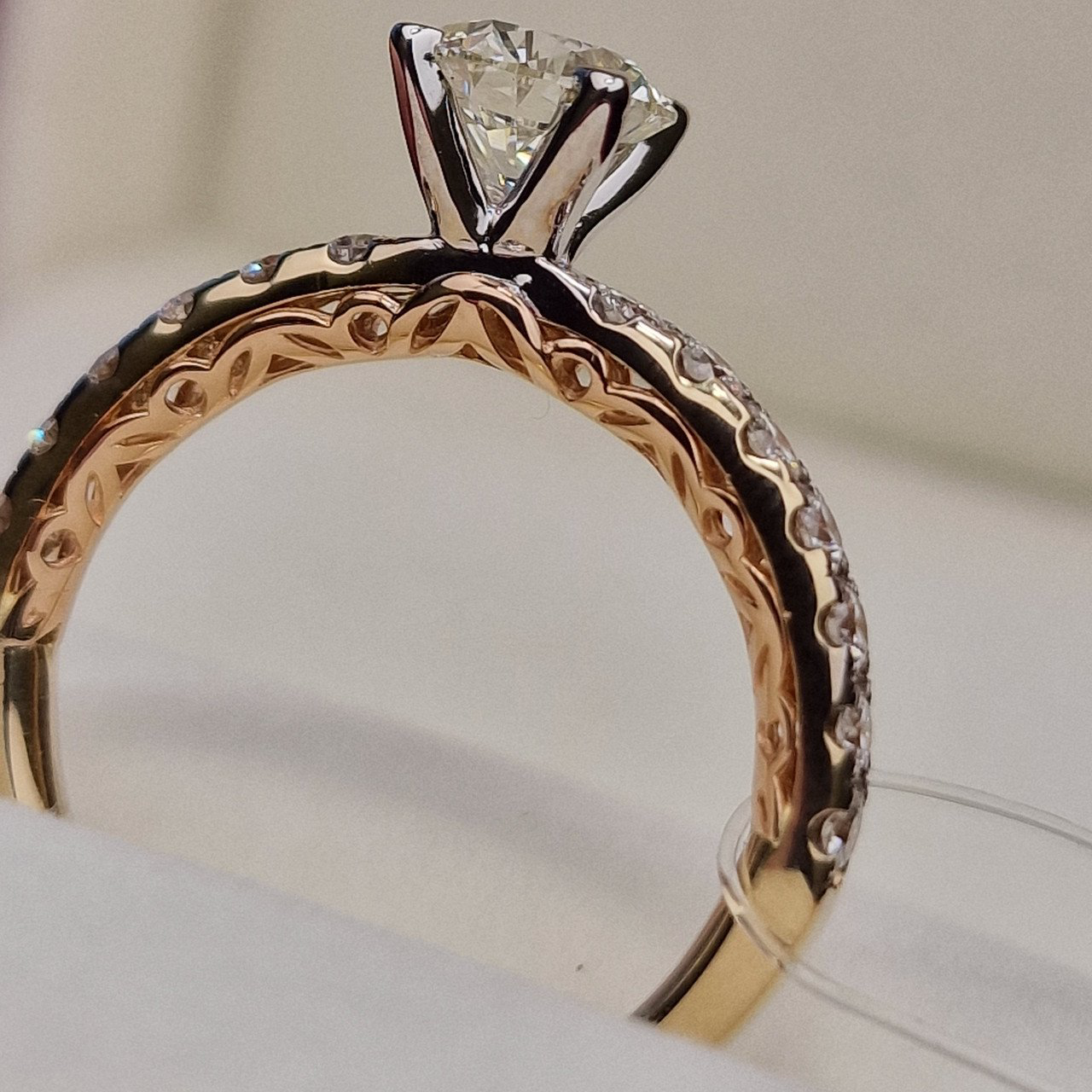 Кольцо Deimantas 98828290 17р 3,4гр 1,46ct. купить,NaN