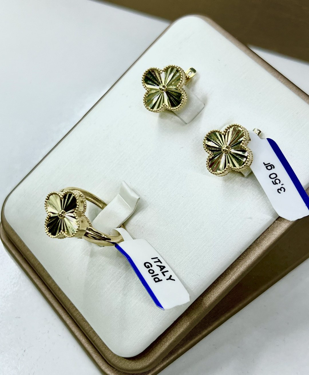 ITALY Van cleef 585 вес 5.95 г золото, без вставок купить,NaN