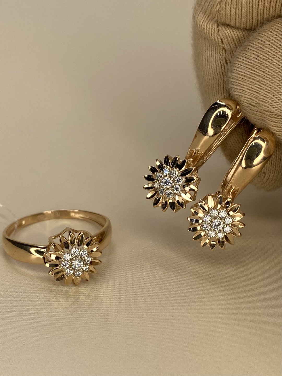 Crystal Diamond Exclusive вес 4.57 г золото, фианит купить,NaN