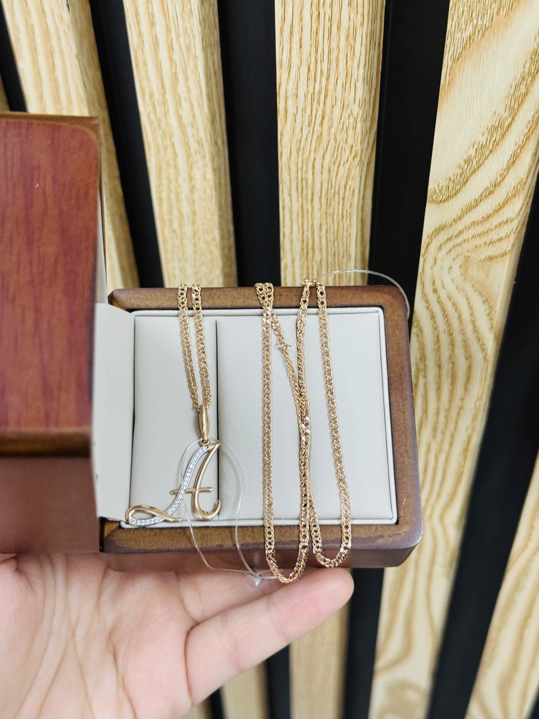 Exclusive Gold Aij8 вес 4.03 г золото, без вставок купить,299450