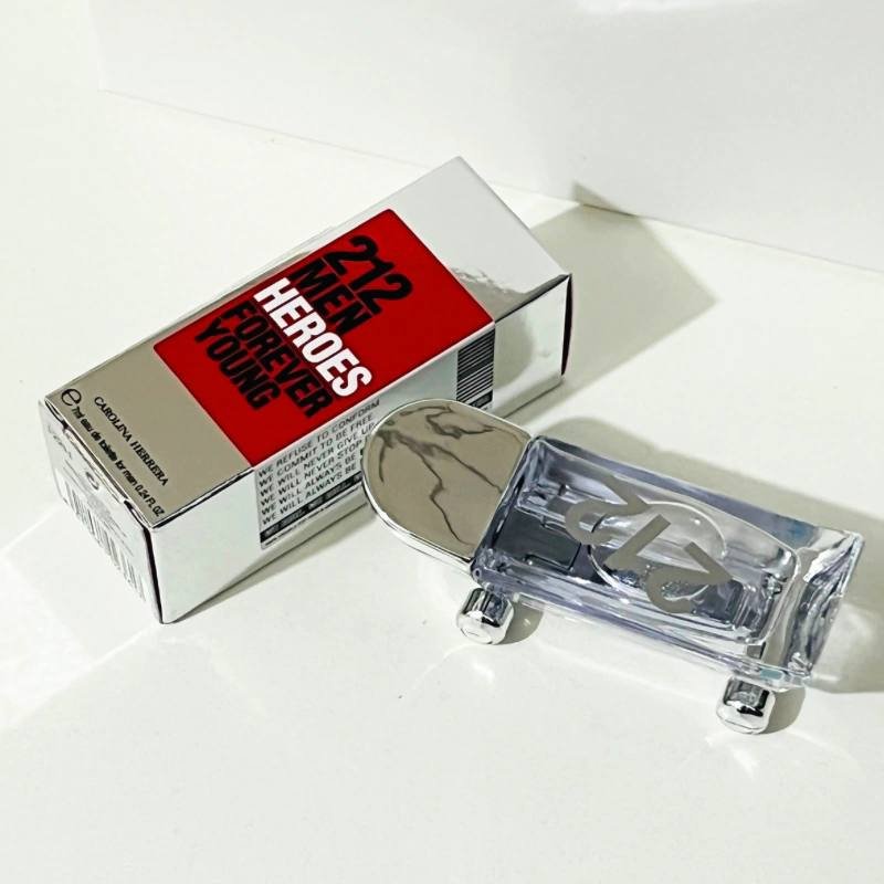 Carolina Herrera 212 Heroes Man туалетная вода EDT 7 мл, для мужчин купить,8790