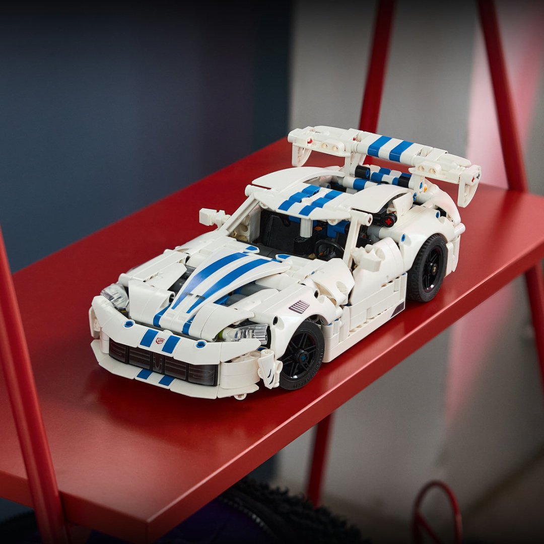 Конструктор LEGO Technic Спорткар Dodge Viper GTS-R 42234, деталей 805 шт купить,52325