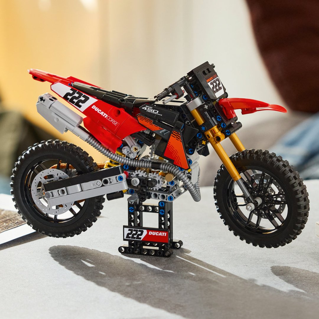 Конструктор LEGO Technic Мотоцикл Ducati Desmo450 MX Factory 42238, деталей 457 шт