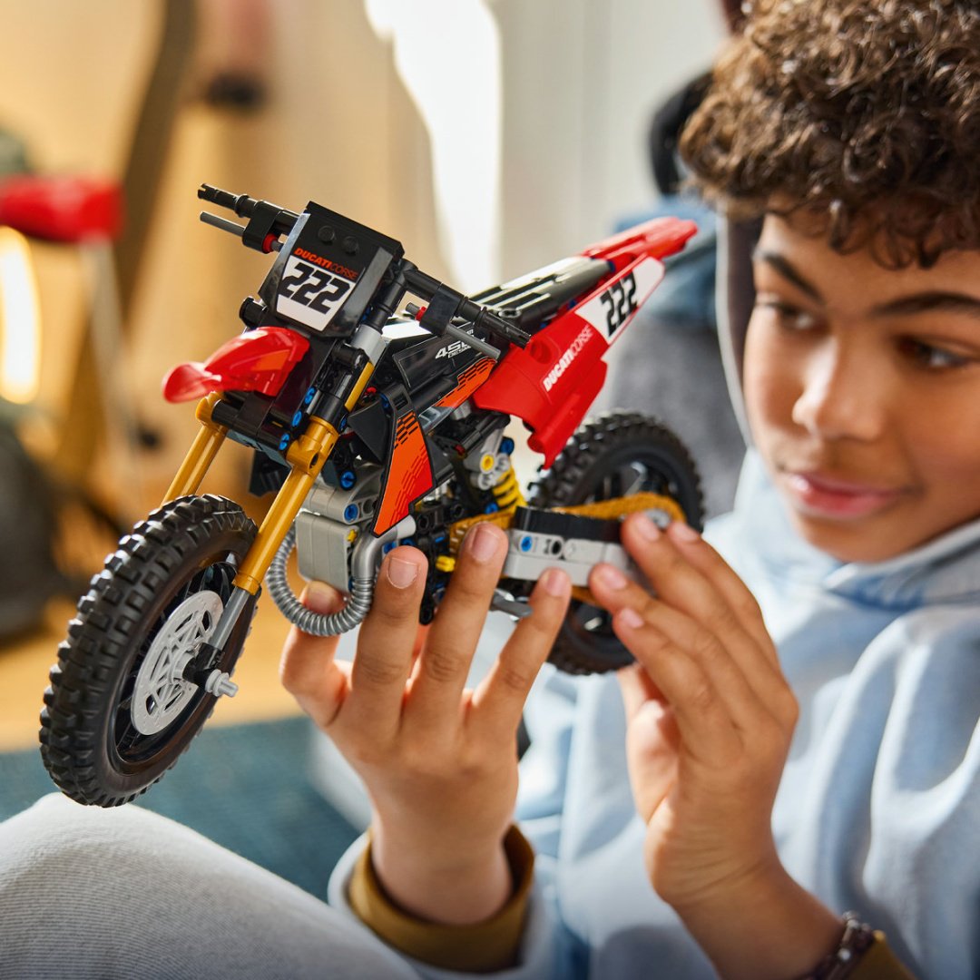 Конструктор LEGO Technic Мотоцикл Ducati Desmo450 MX Factory 42238, деталей 457 шт купить,41120