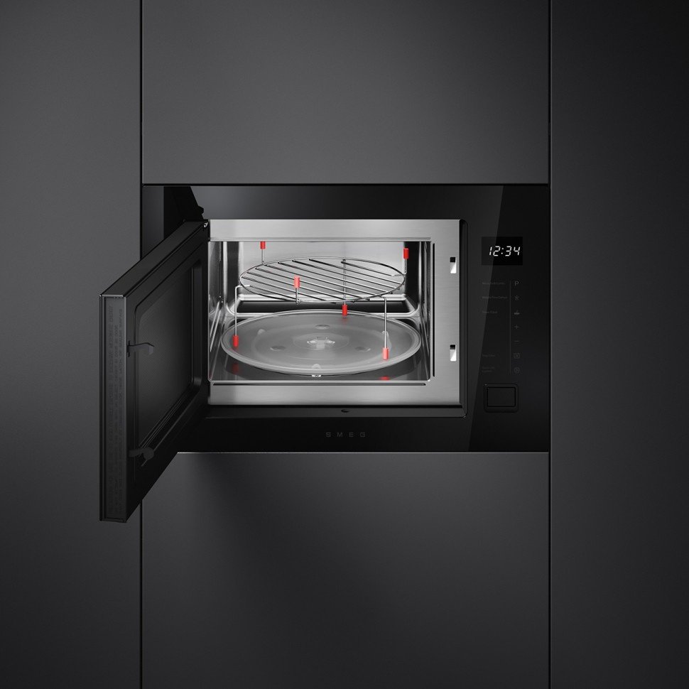 Микроволновая печь Smeg FMI225BI черный