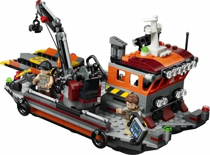 Конструктор LEGO Jurassic World Нападение мозазавра на корабль 77983, деталей 703 шт