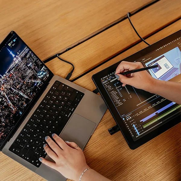 Графический планшет Wacom DTK168K0A черный