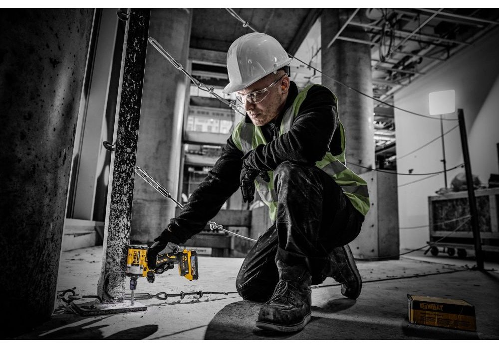 Гайковерт DeWALT DeWalt DCF921D2T-QW
