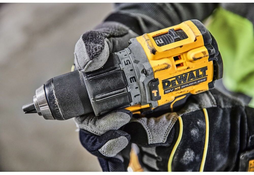 Дрель-шуруповерт DeWALT DCD805NT-XJ