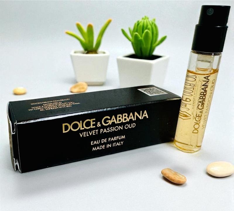 DOLCE&GABBANA Velvet Collection: Velvet Passion Oud парфюмерная вода EDP 2 мл, унисекс - ForteMarket DOLCE&GABBANA Velvet Collection: Velvet Passion Oud парфюмерная вода EDP 2 мл, унисекс купить,12990