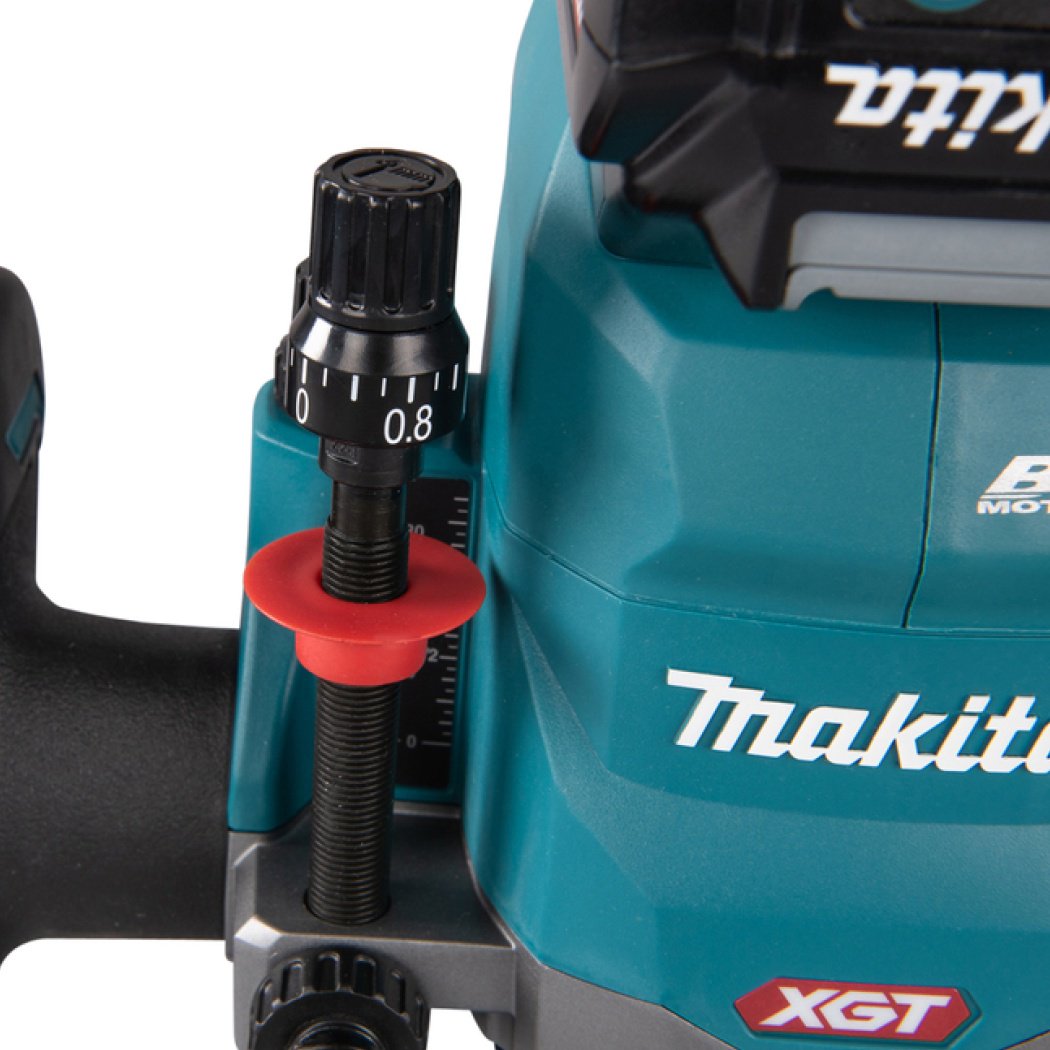Фрезер вертикальный Makita XGT 40V max RP001GZ