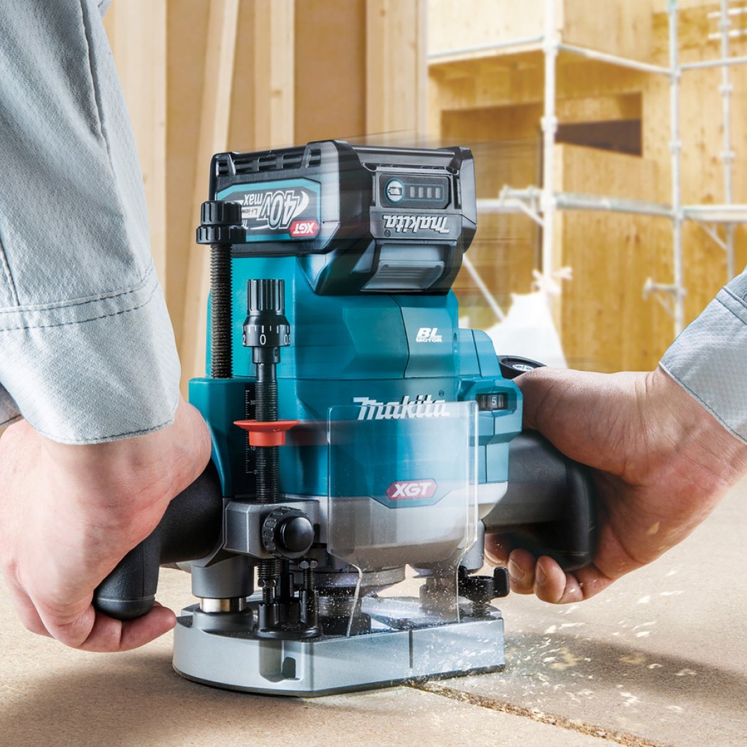 Фрезер вертикальный Makita XGT 40V max RP001GZ купить,228100