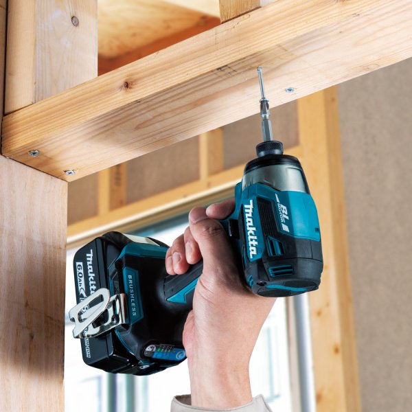 Makita шуруповерт DTD173Z 18 В купить,99800