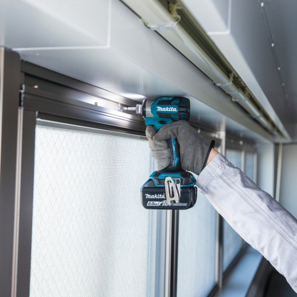 Makita шуруповерт DTD173Z 18 В купить,99800
