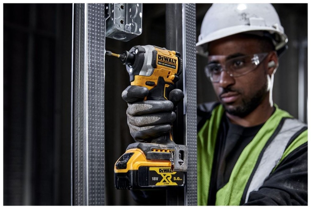 Наборы электроинструментов DeWALT DCK2050S2T-QW 2 в 1 - ForteMarket Наборы электроинструментов DeWALT DCK2050S2T-QW 2 в 1 купить,390340