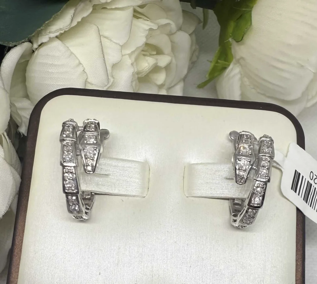 Серьги Luxrai бриллиант, белое золото 585 купить,NaN