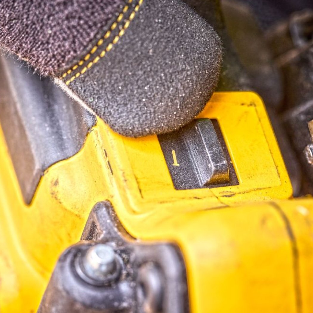 Гвоздезабивной пистолет DeWALT DCN930P2-QW, аккумуляторный купить,NaN