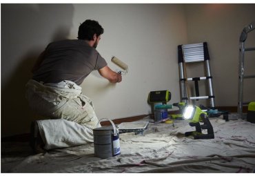 Турестический фонарь RYOBI RLFD18-0 5133005399 кемпинговый зеленый