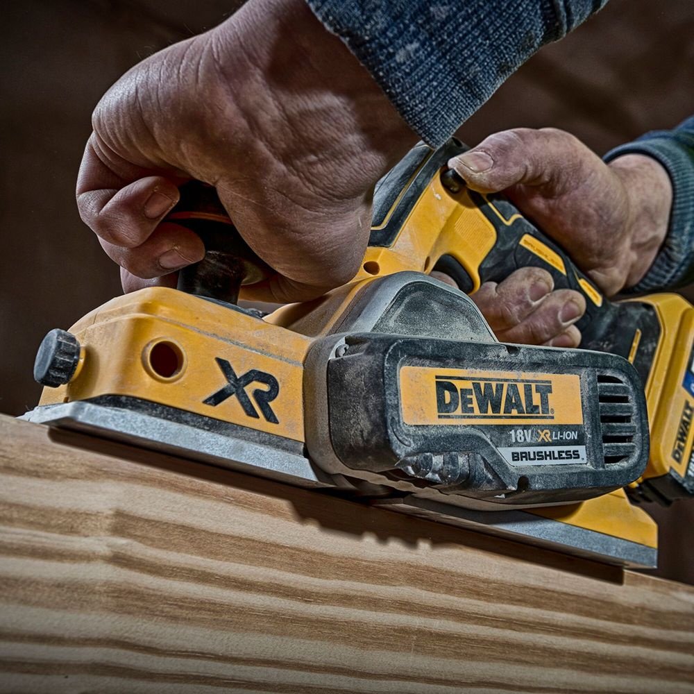 Электрорубанок DeWALT DeWALT DCP580N-XJ