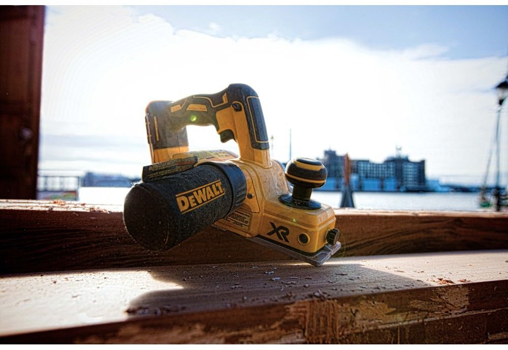 Электрорубанок DeWALT DeWALT DCP580N-XJ купить,179100