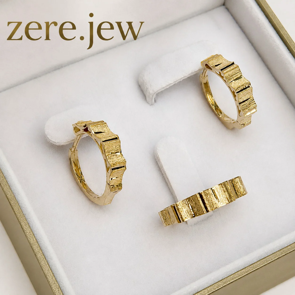 Комплект Zere ZR090501 5.21гр 18.5р купить,390750
