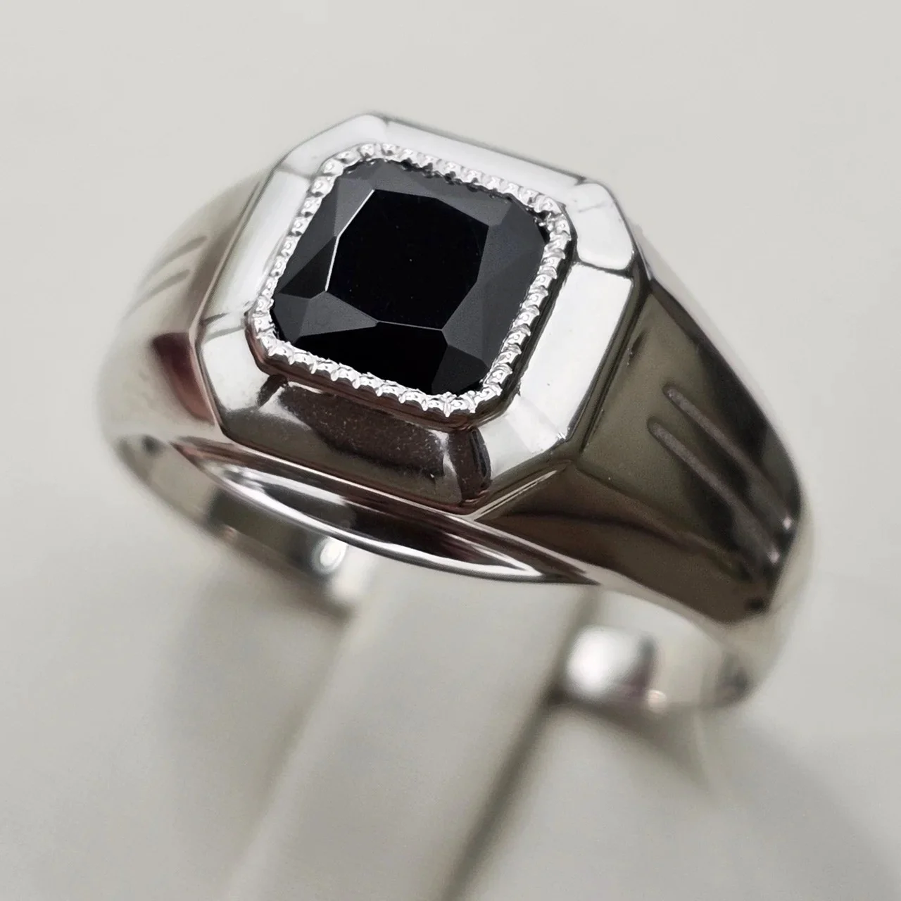 Мужская печатка Deimantas 112919556 21,5р 4,04гр. купить,NaN