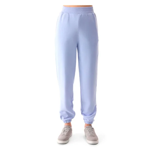 Брюки женские 4F Sportstyle светло-фиолетовые XS