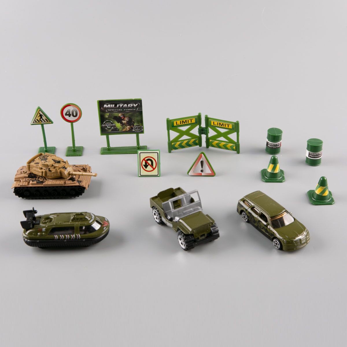 Игровой набор XinYu Военная база 15 предметов A XY300A