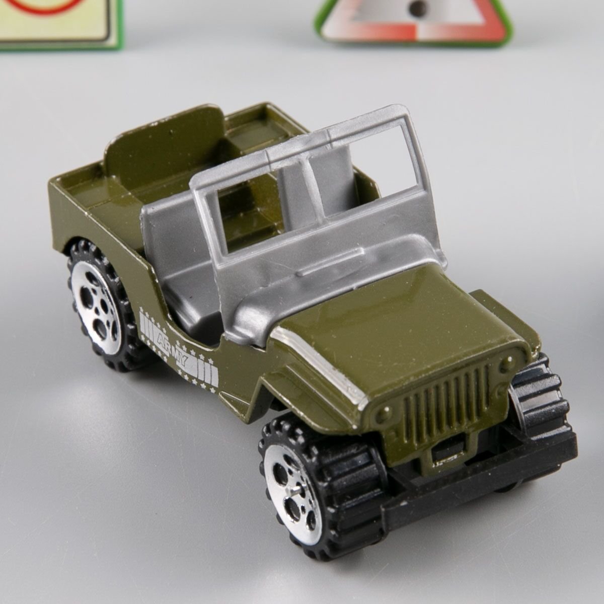 Игровой набор XinYu Военная база 15 предметов A XY300A купить,0