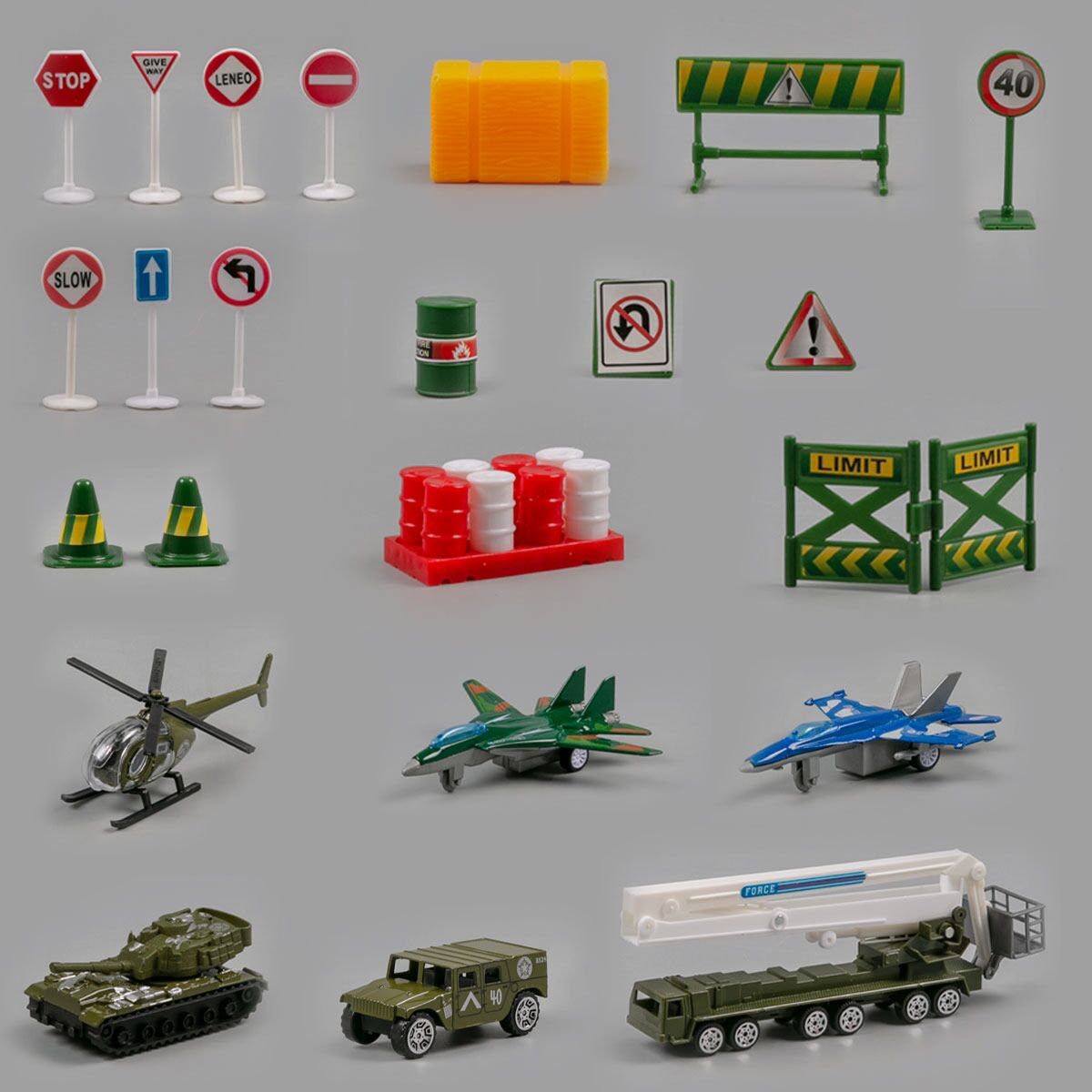 Игровой набор XinYu Военная база 40 предметов С 89726C купить,NaN