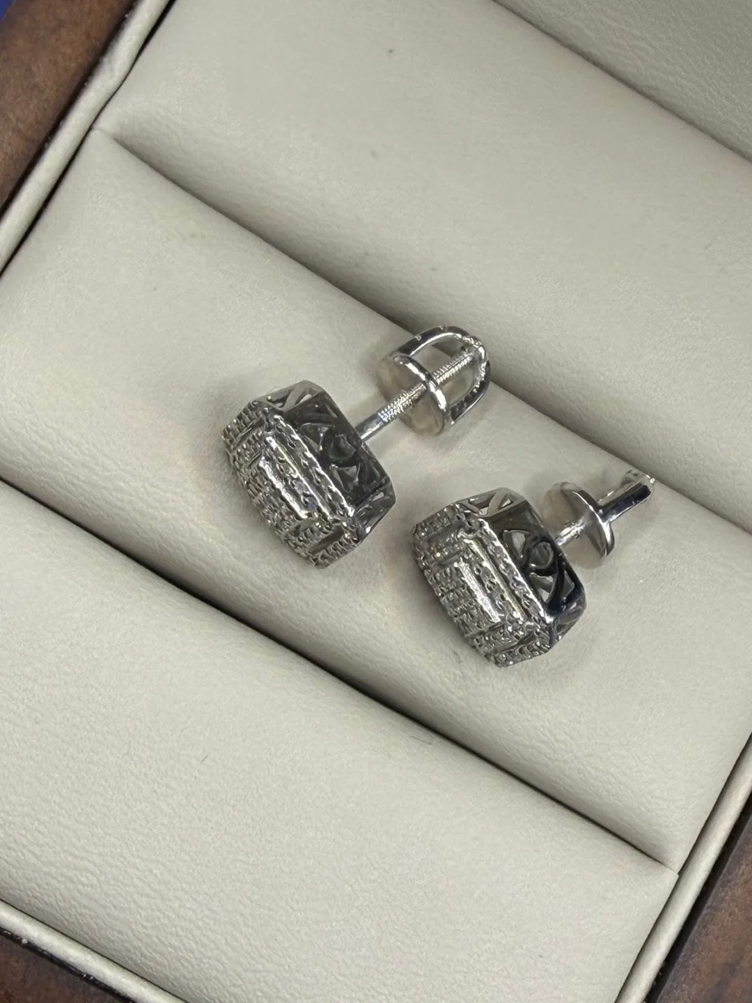 Пусеты Luxrai AsylDiamonds золото, бриллиант 3.1 г купить,NaN