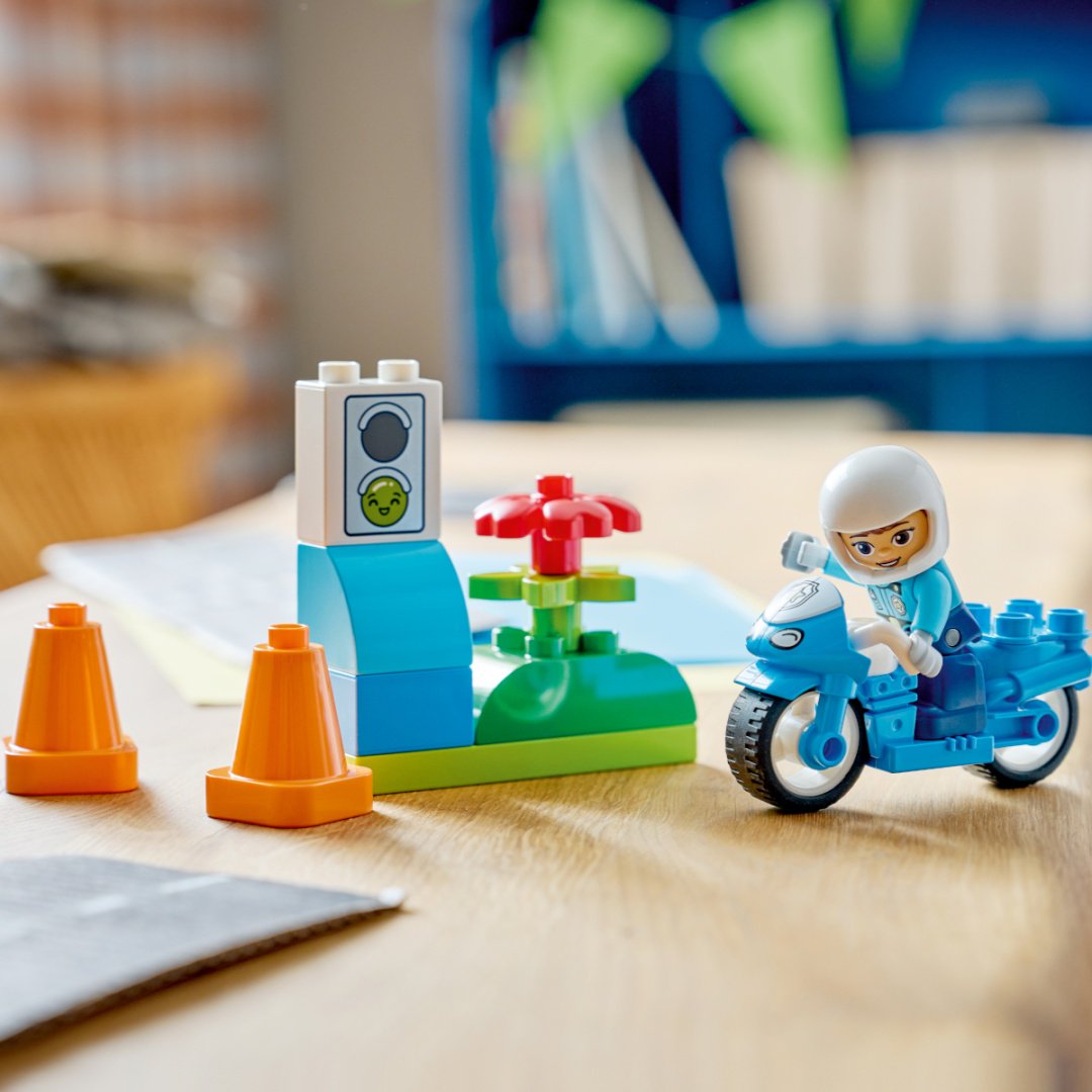 Конструктор LEGO Синий полицейский мотоцикл 10471, деталей 11 шт купить,NaN