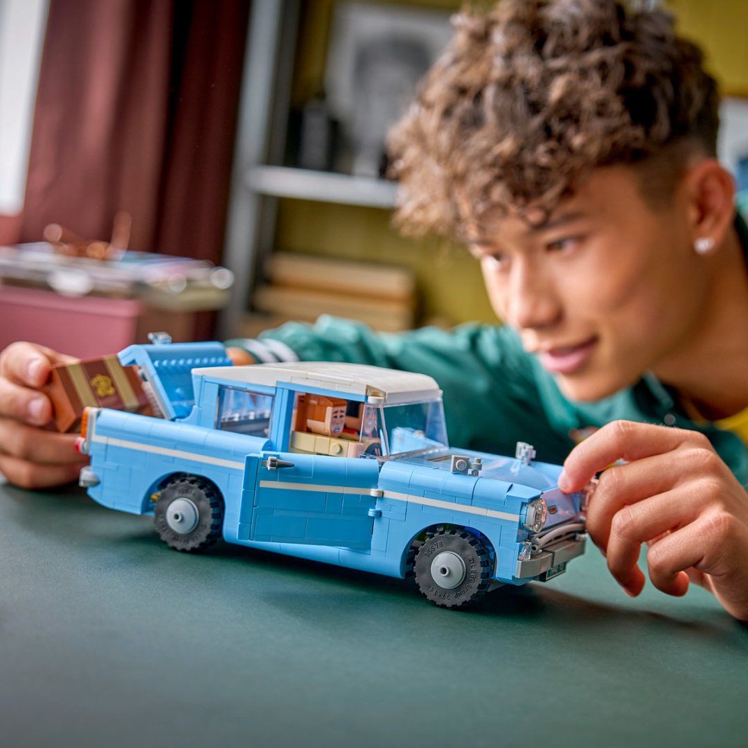 Конструктор LEGO Заколдованный летающий Ford Anglia 76470, деталей 868 шт купить,NaN