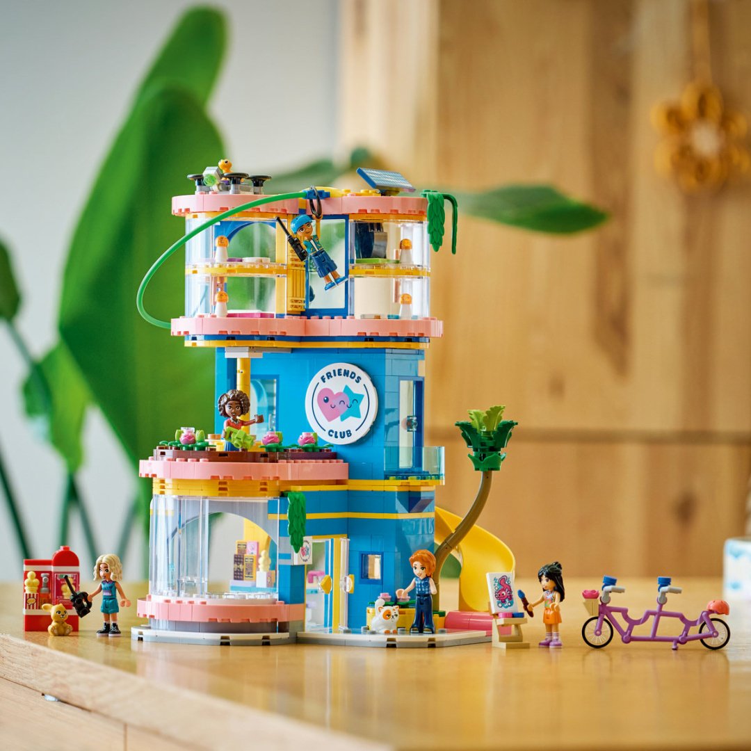 Конструктор LEGO Клуб подружек из Хартлейк-Сити 42689, деталей 794 шт купить,NaN