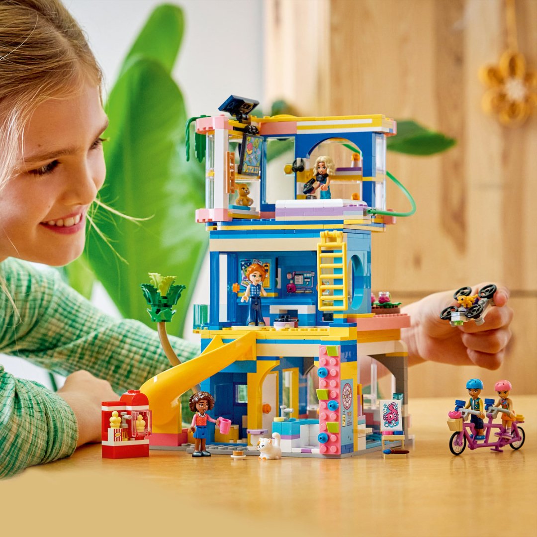 Конструктор LEGO Клуб подружек из Хартлейк-Сити 42689, деталей 794 шт купить,NaN