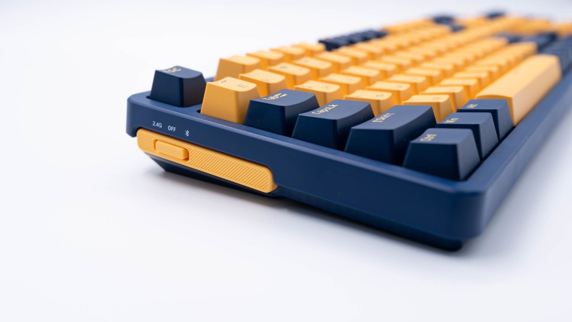 Клавиатура Rapoo V500PRO TM Yellow Blue синий купить,NaN