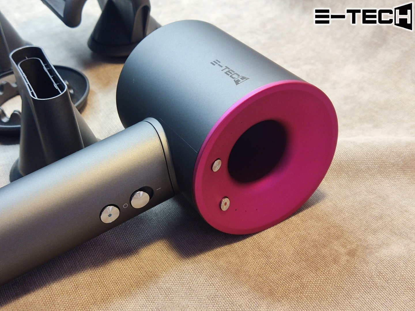 E-tech HD15 профессиональный для волос с ионизацией фен розовый купить,13000