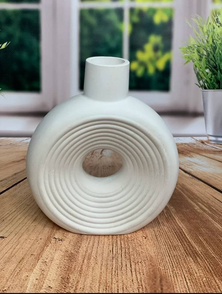 Ваза 20.5 см Milla decor home, гипс