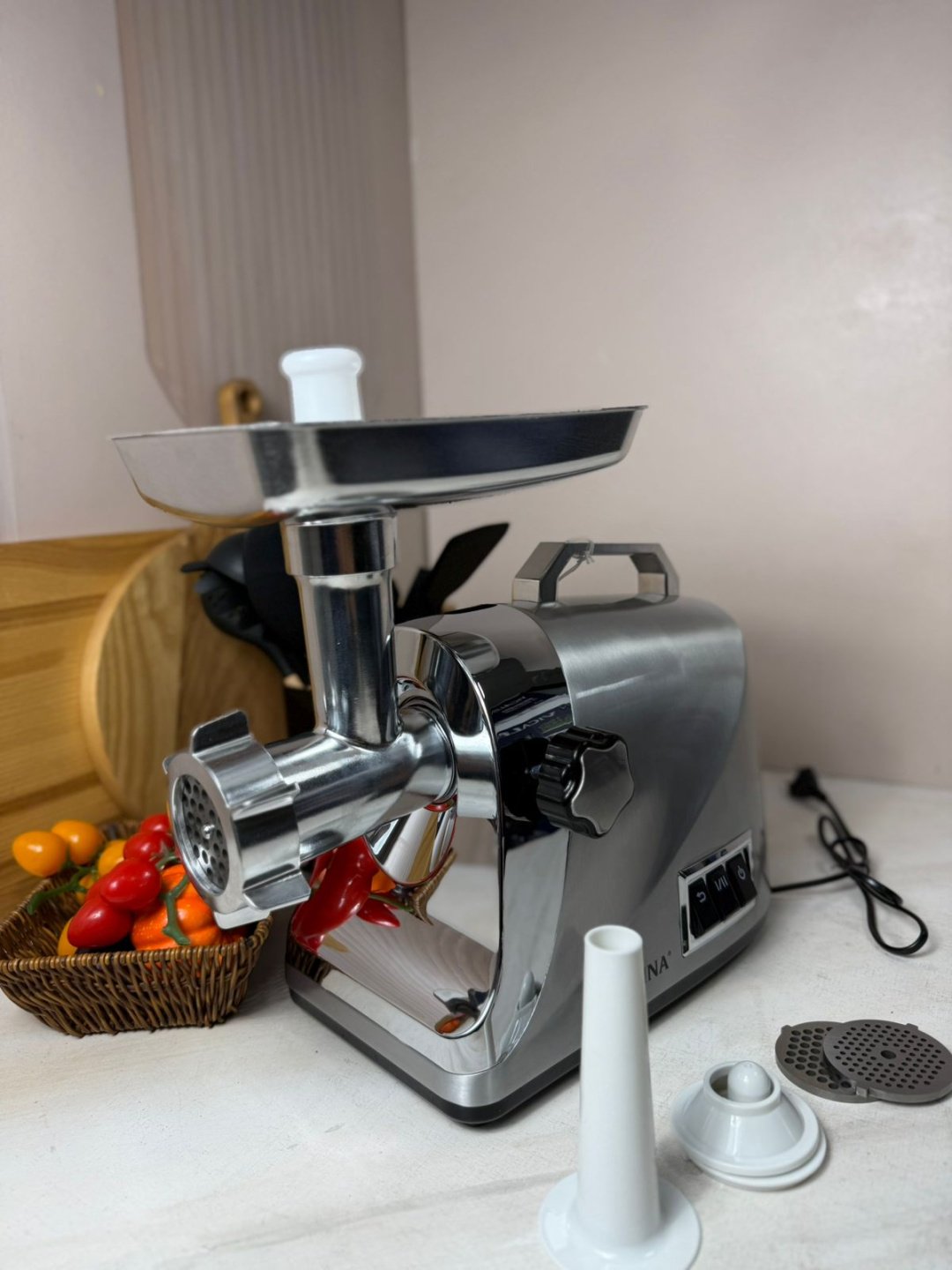 Мясорубка Vicalina VL-868D серебристый